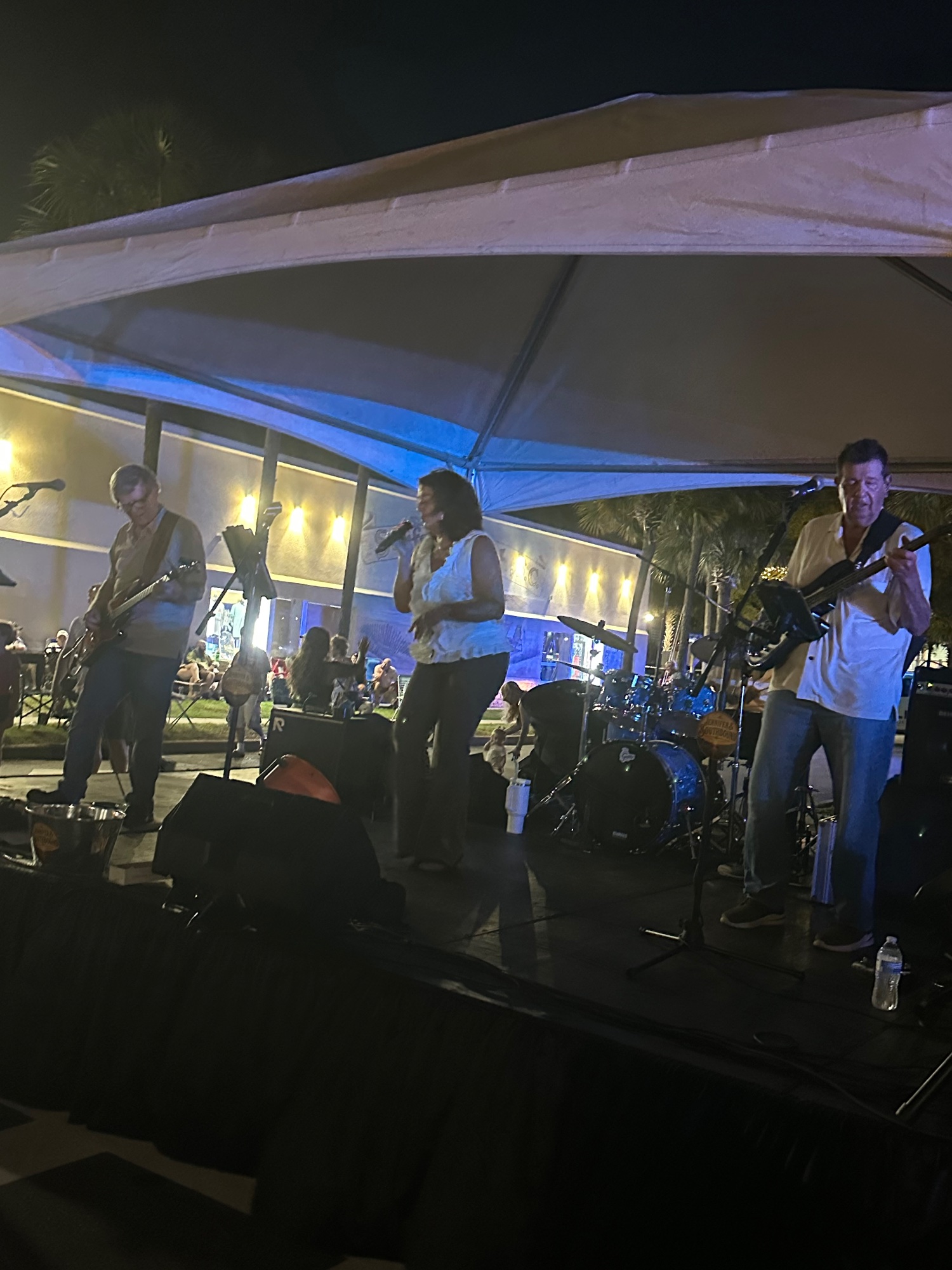 Fan photo of Jennifer & Southbound Band by DJ S.